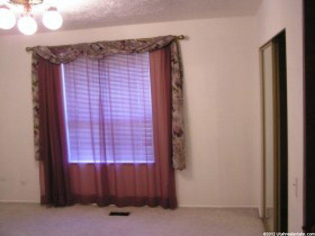 34 White Barn Dr, Pleasant View, UT 84414 — photo 11