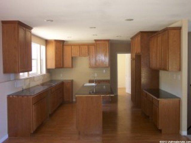 696 N 1000 E, Bountiful, UT 84010 — photo 4