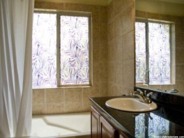 276 E Ailee Ln S, Murray, UT 84107 — photo 9