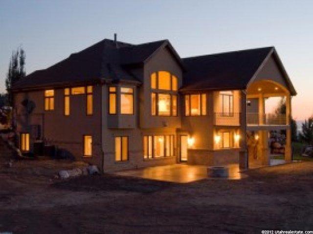 869 E Oakwood Cir, Bountiful, UT 84010 — photo 2