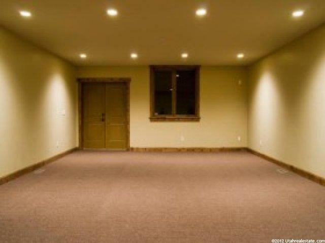 869 E Oakwood Cir, Bountiful, UT 84010 — photo 11