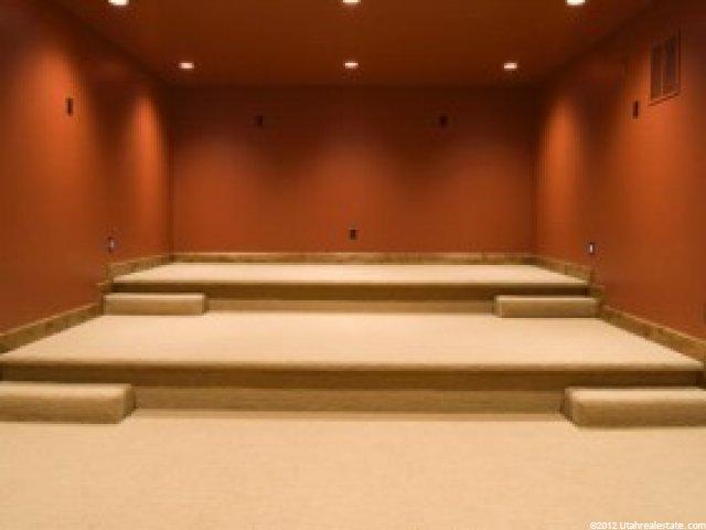 869 E Oakwood Cir, Bountiful, UT 84010 — photo 8