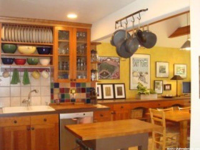 2207 Arbor Ln, Holladay, UT 84117 — photo 8