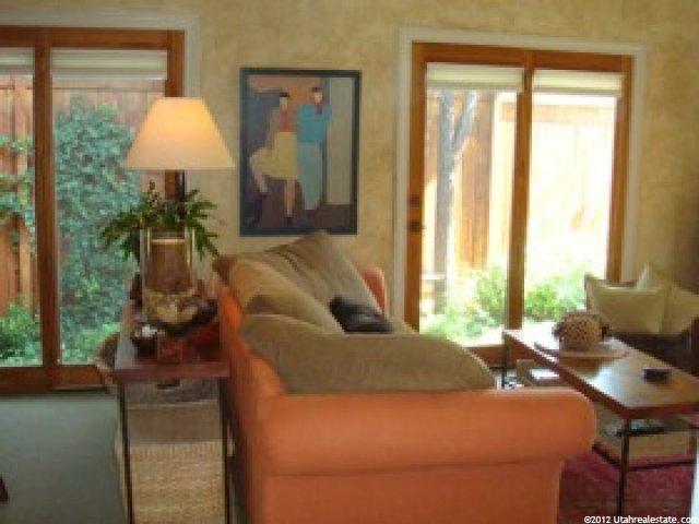 2207 Arbor Ln, Holladay, UT 84117 — photo 9