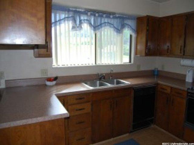 615 E Park Dr, Hyrum, UT 84319 — photo 2