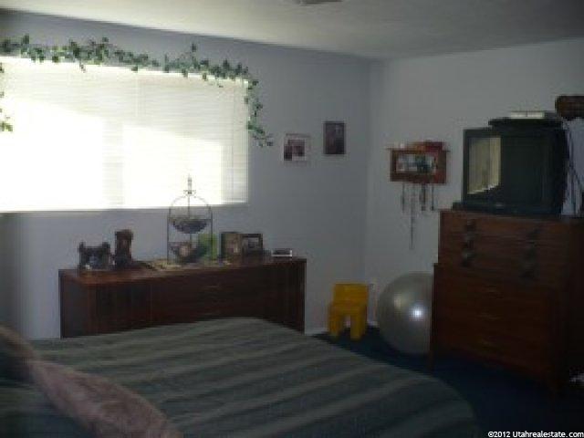 1398 W 2600 N, Clinton, UT 84015 — photo 4