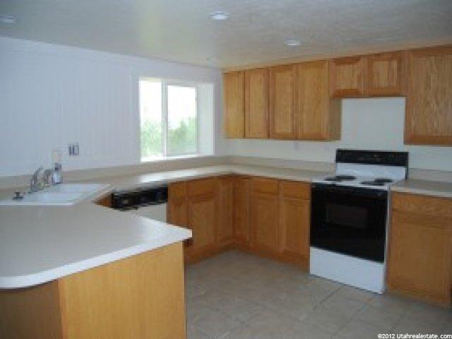 9 N Cherry Dr, Providence, UT 84332 — photo 5