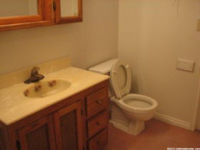 814 E 400 S, Kaysville, UT 84037 — photo 12