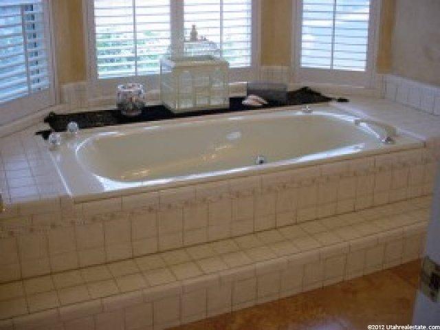 2198 E Oak Leaf Way S, Sandy, UT 84092 — photo 12