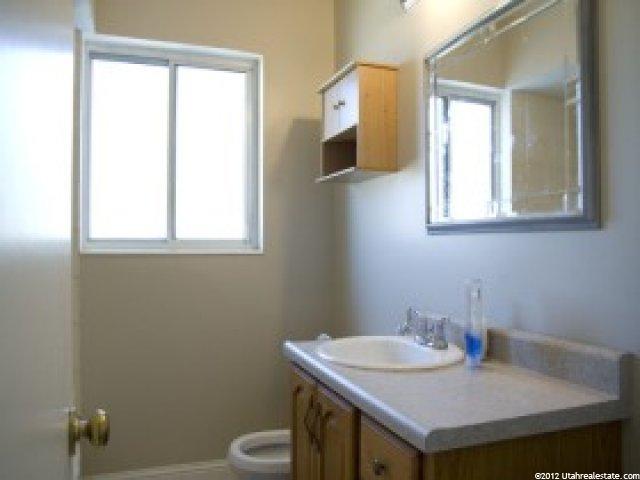 692 W 3500 S, Bountiful, UT 84010 — photo 4