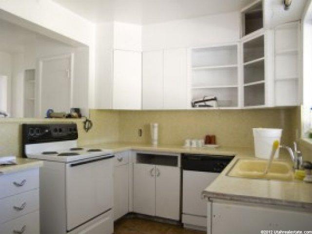 692 W 3500 S, Bountiful, UT 84010 — photo 2
