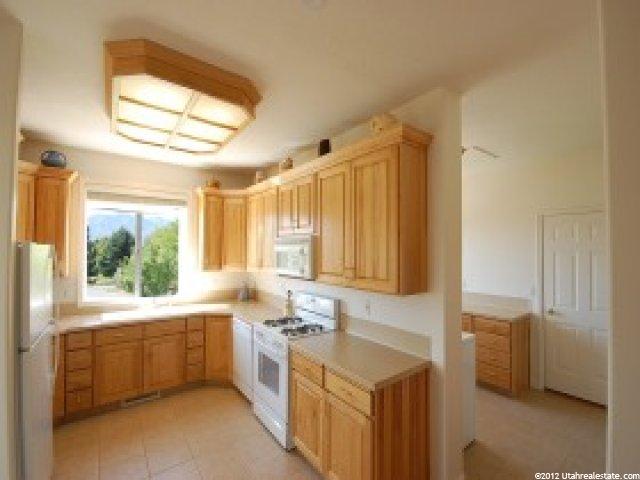 190 W 400 S, Hyrum, UT 84319 — photo 4