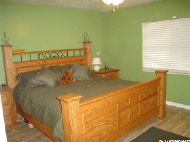 1054 W 2600 N, Layton, UT 84041 — photo 4