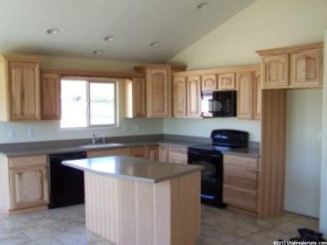 576 E 200 N, Kaysville, UT 84037 — photo 3