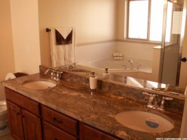 1553 N 125 W, Layton, UT 84041 — photo 8