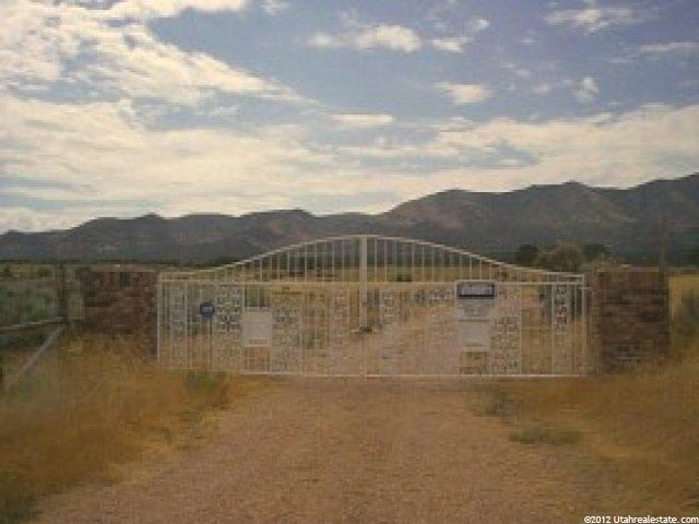 200 E Hilltop Rd, Kanosh, UT 84637 — photo 9