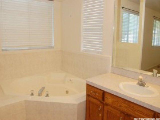 1387 N 1800 W, Clinton, UT 84015 — photo 5