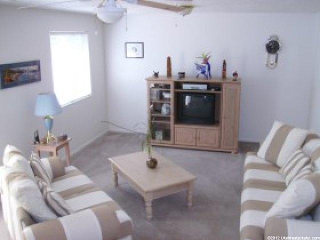 2072 N 900 W, Clinton, UT 84015 — photo 4
