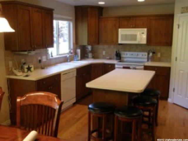 2195 Cherry Meadows Ln, Layton, UT 84040 — photo 2