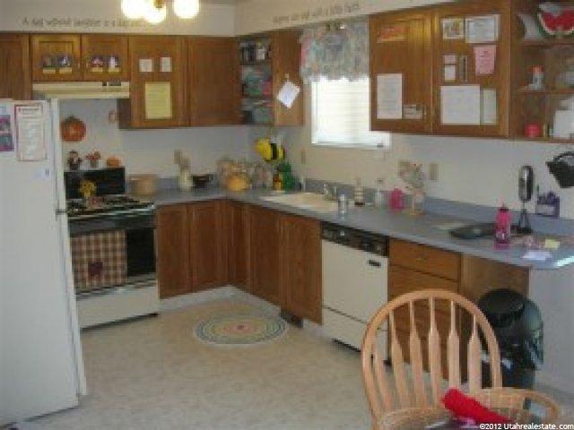 1569 N Willowbrook Dr W, West Bountiful, UT 84087 — photo 3