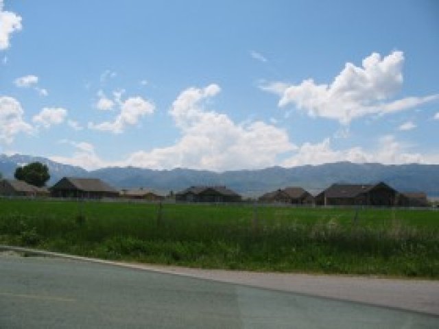 331 E Pear St, Grantsville, UT 84029 — photo 2
