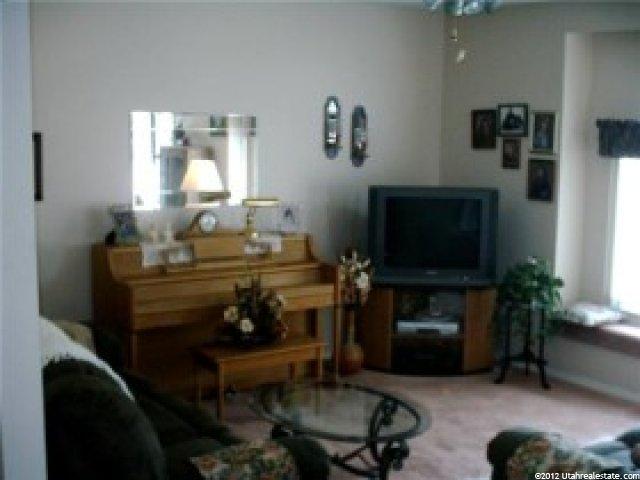 672 N 1420 W, Clinton, UT 84015 — photo 2