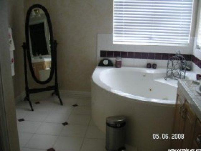 1987 E Bear Mountain Dr S, Draper, UT 84020 — photo 4