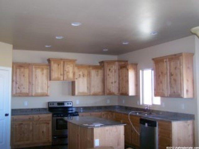 7203 Ridge Rd, Lake Point, UT 84074 — photo 2
