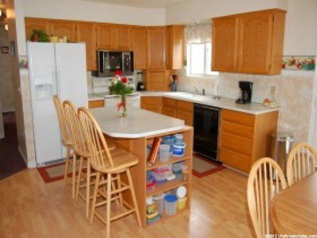 387 W 1375 N, Centerville, UT 84014 — photo 3