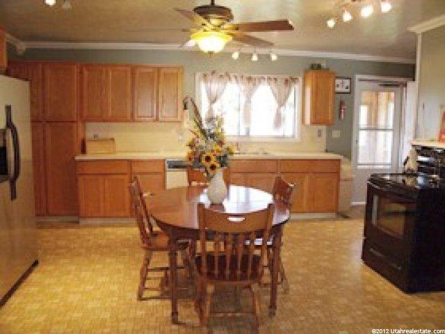 237 N Hawthorne St, Layton, UT 84041 — photo 4