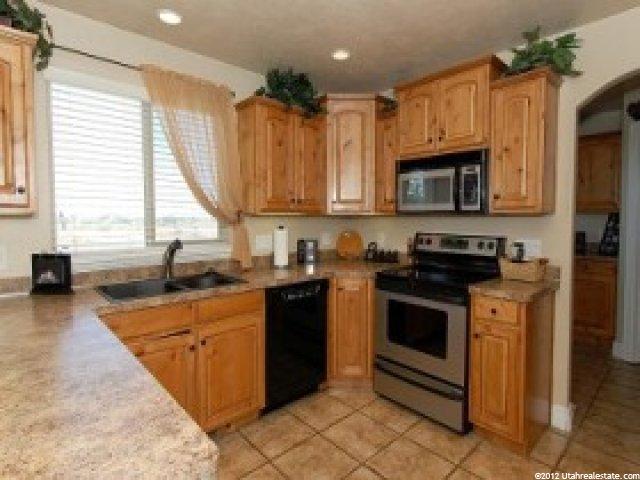 1407 N 3455 W, Clinton, UT 84015 — photo 4