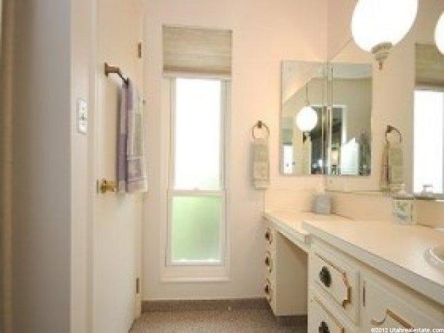 4131 S Lakeview Dr E, Ogden, UT 84403 — photo 9