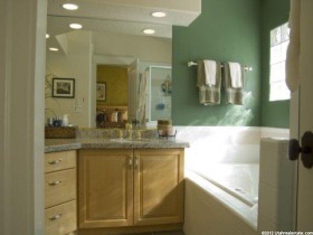 12511 S Bear Cub Cir E, Draper, UT 84020 — photo 10