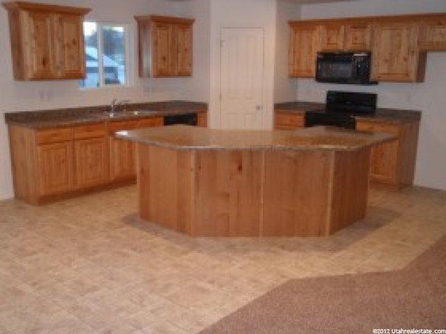 421 S Durango Way, Vernal, UT 84078 — photo 2