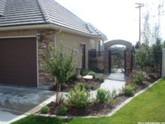 1122 S Emry Ct, Fruit Heights, UT 84037 — photo 2