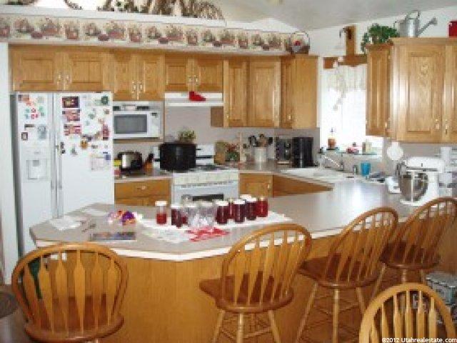 895 E Main St, Wellsville, UT 84339 — photo 2