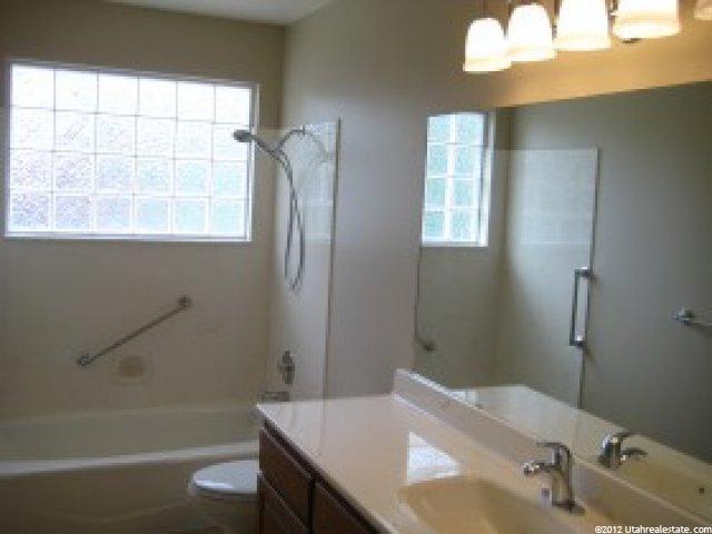 5582 S 3100 W, Roy, UT 84067 — photo 9