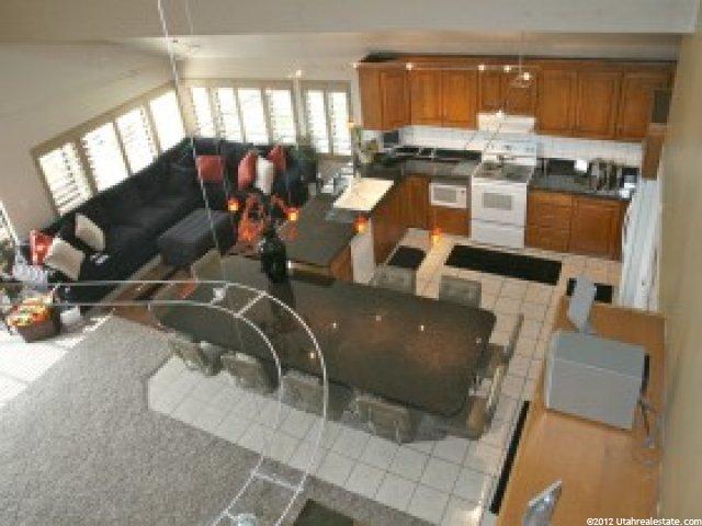 88 S Moss Hill Dr E, Bountiful, UT 84010 — photo 2
