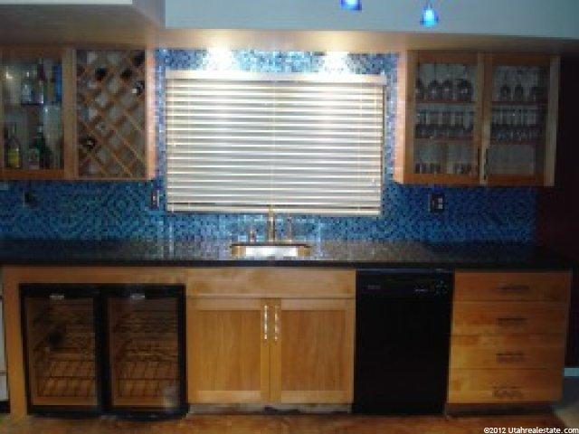 332 Shamrock Dr, Murray, UT 84107 — photo 10