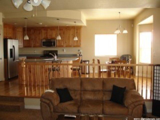 682 S 700 W, Layton, UT 84041 — photo 3