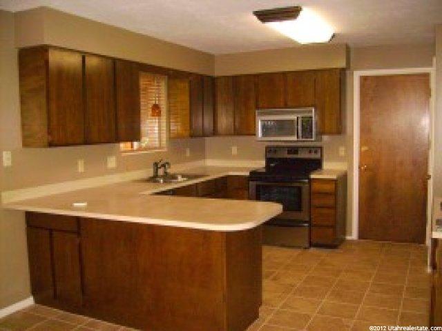 5048 S 2575 W, Roy, UT 84067 — photo 2