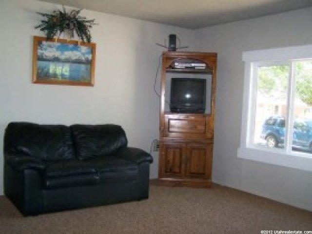 365 E 4675 S, Washington Terrace, UT 84405 — photo 2