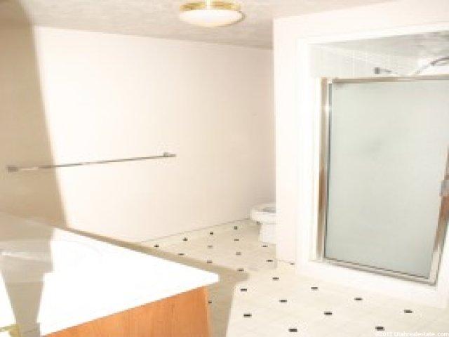 976 S 400 E, Centerville, UT 84014 — photo 7