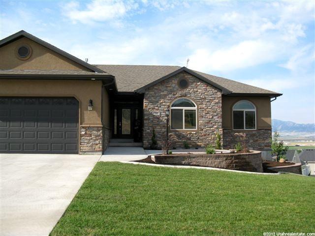 740 Bluff St, Hyde Park, UT 84318 — photo 2