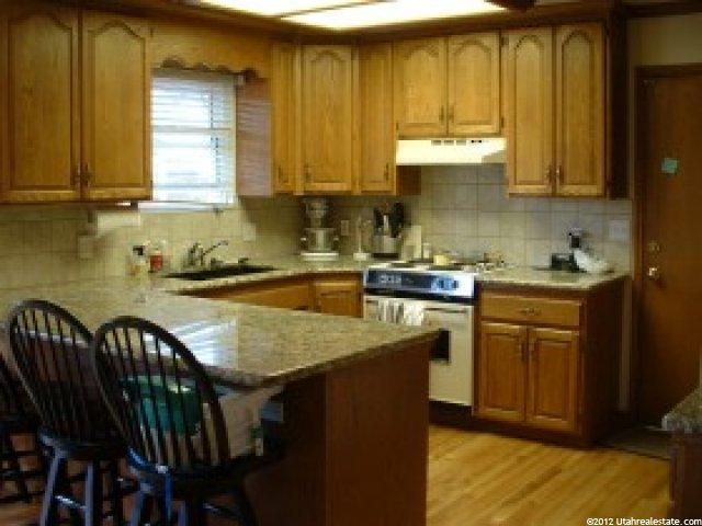 1575 E Edgecliff Dr, Sandy, UT 84092 — photo 4