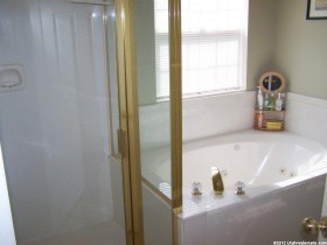 1542 N 2575 E, Layton, UT 84040 — photo 9