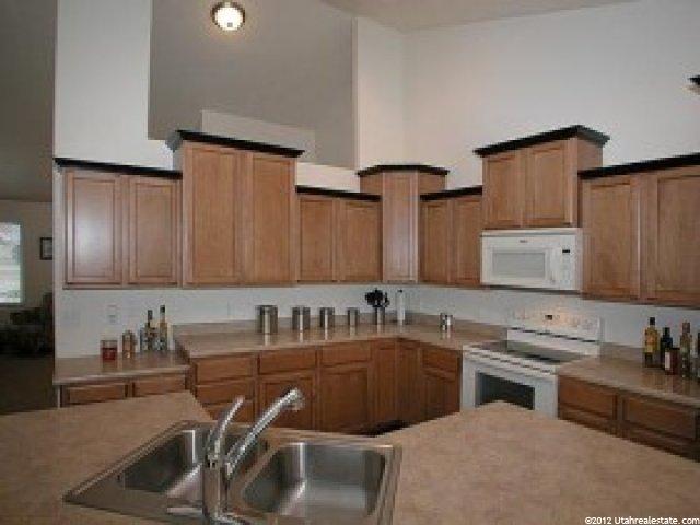 244 E Box Elder Dr S, Grantsville, UT 84029 — photo 3