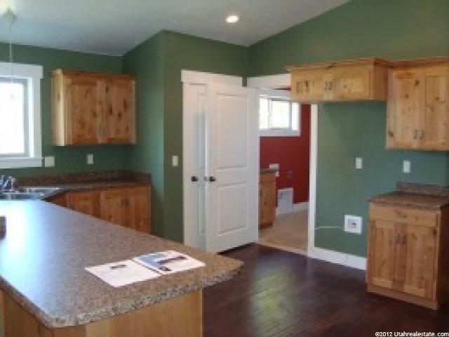 647 E 300 S, Smithfield, UT 84335 — photo 2