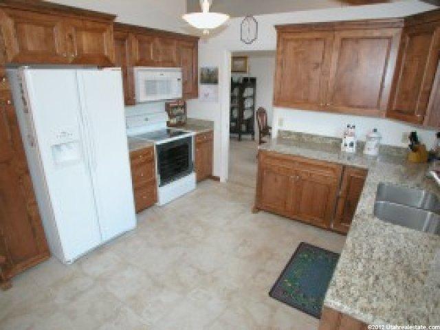 2477 E 9800 S, Sandy, UT 84092 — photo 2