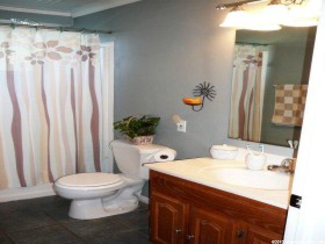 18 E Wicker Ln, Bountiful, UT 84010 — photo 5